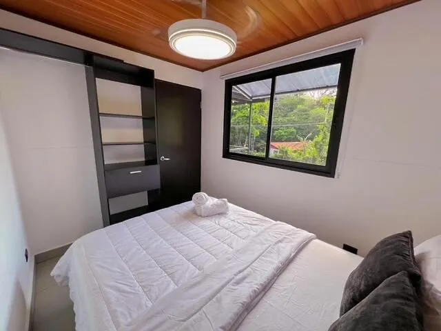 Monarca's Rural Container Apartment Tilaran